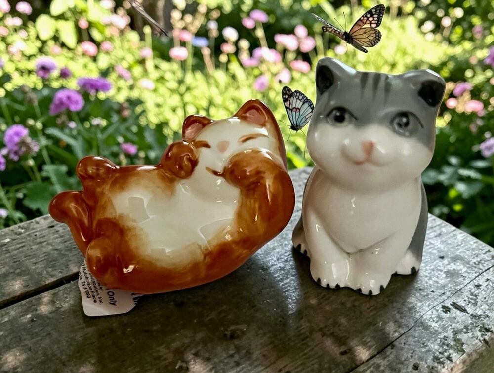 Ceramic Cat Salt & Pepper Shaker Set 2pc Gray/White & Brown/White Novelty